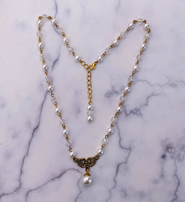 Acrylic Pearl Necklaces (Gold)