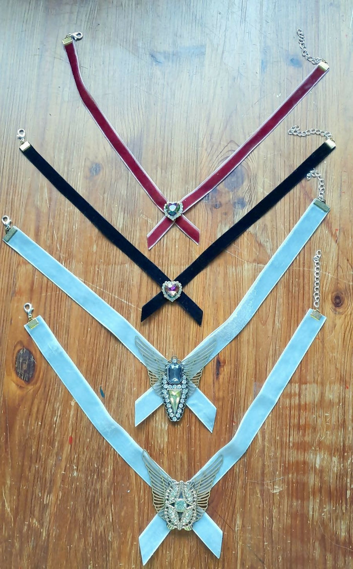 Angel Wing Choker