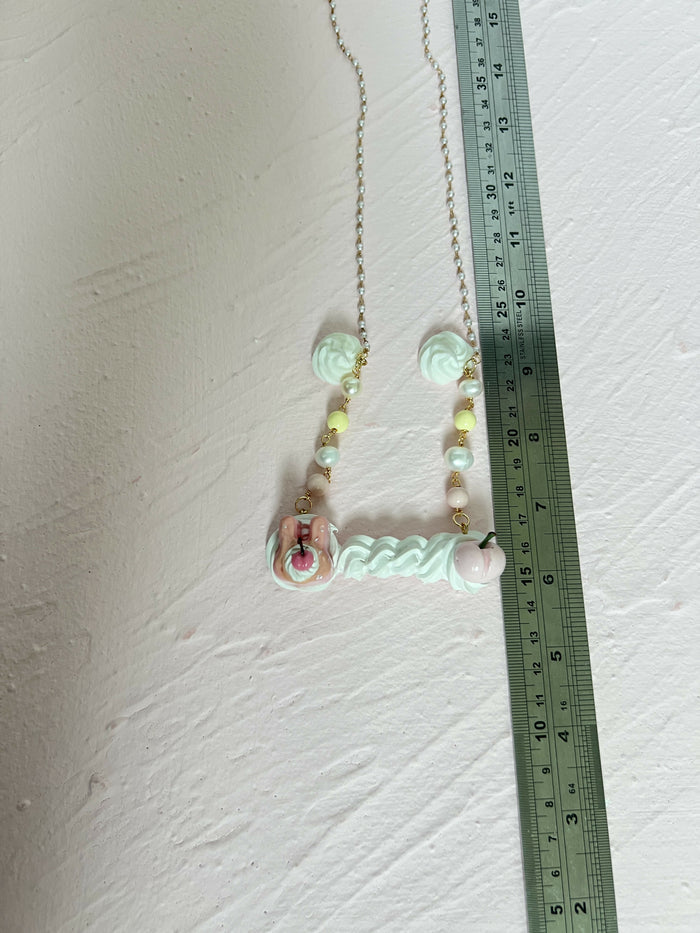 Cream Pudding Necklace
