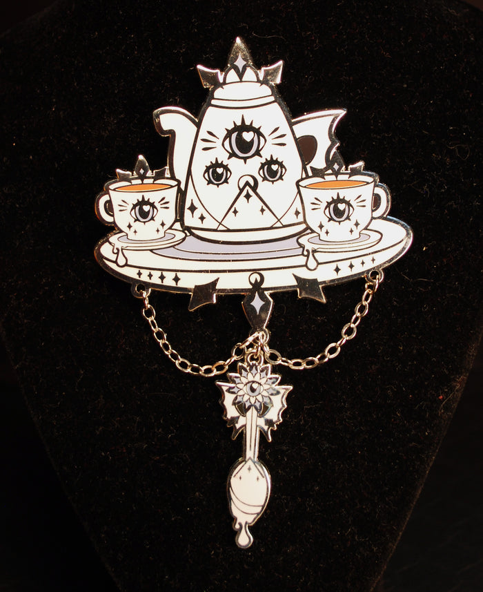 Illuminatea Brooch in Ivory - Lolita Collective