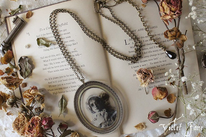 Le Fantome Necklace