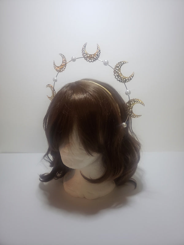 Lunar Saint Halo