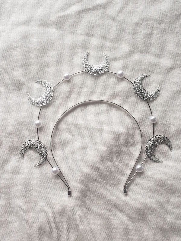 Lunar Saint Halo
