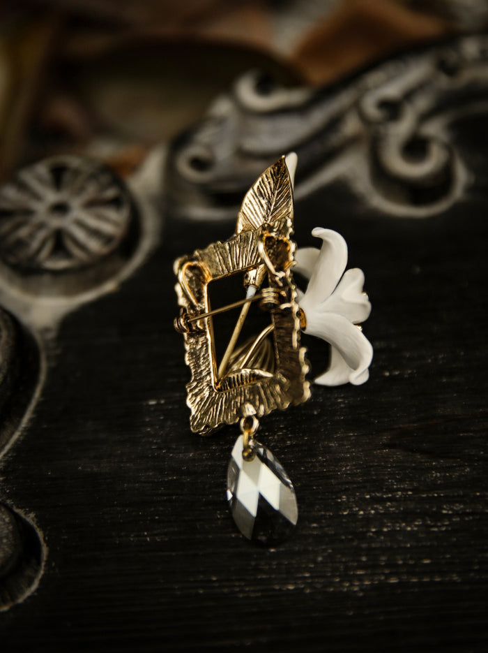 Night Lily Brooch