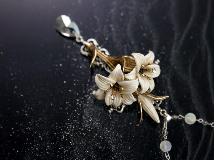 Night Lily Necklace - Two Flowers