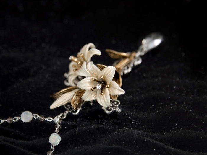 Night Lily Necklace - Two Flowers