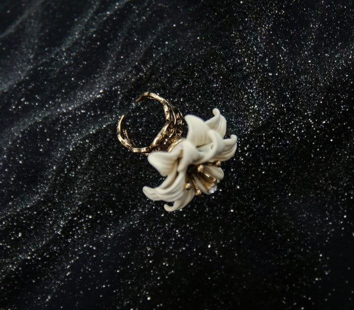Night Lily Ring