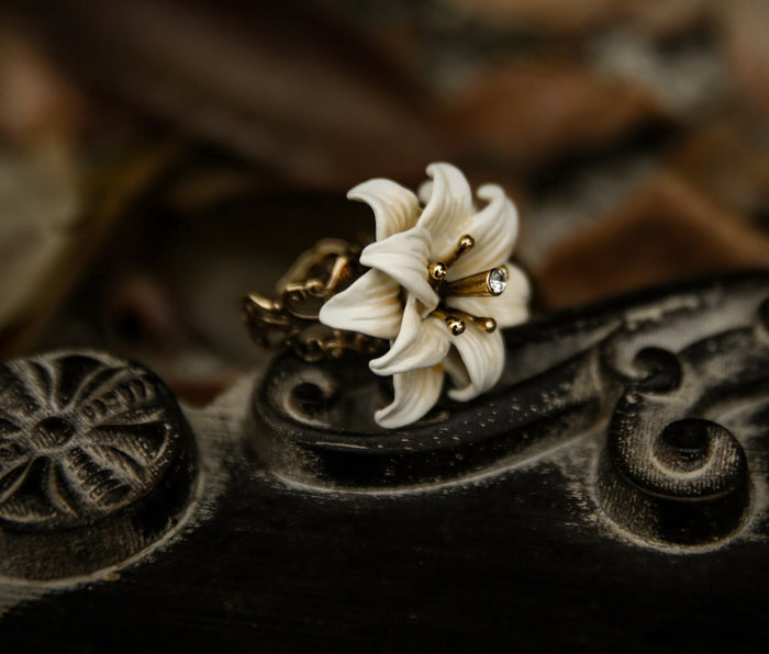 Night Lily Ring
