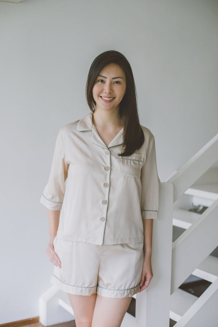 Short Sleeves with Shorts / Beige / Small