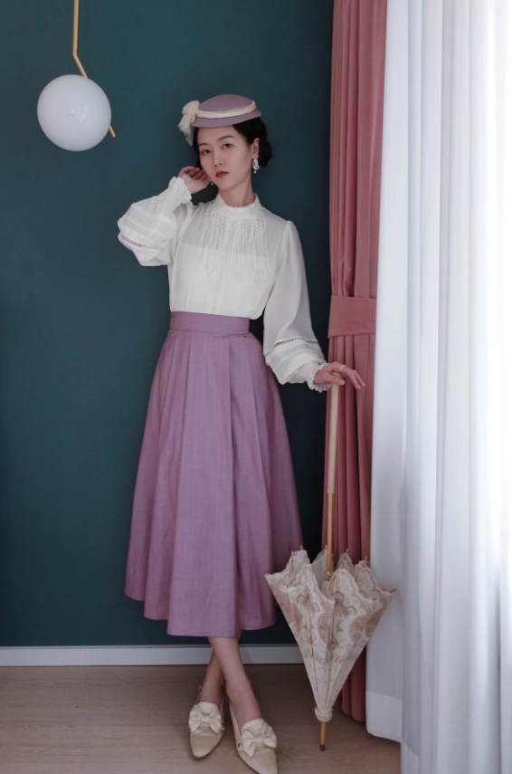Pace of the Wind - Midi Skirt in Lilac
