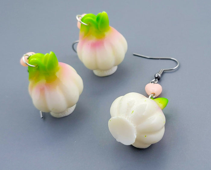 SFS! Barnyard Finds: Garlic Earrings