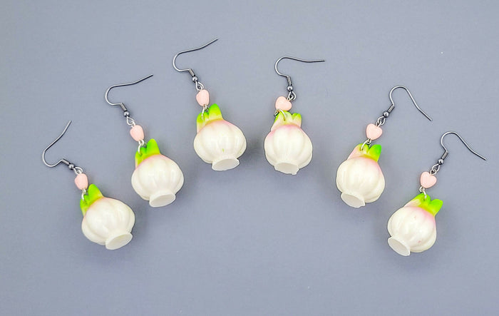 SFS! Barnyard Finds: Garlic Earrings
