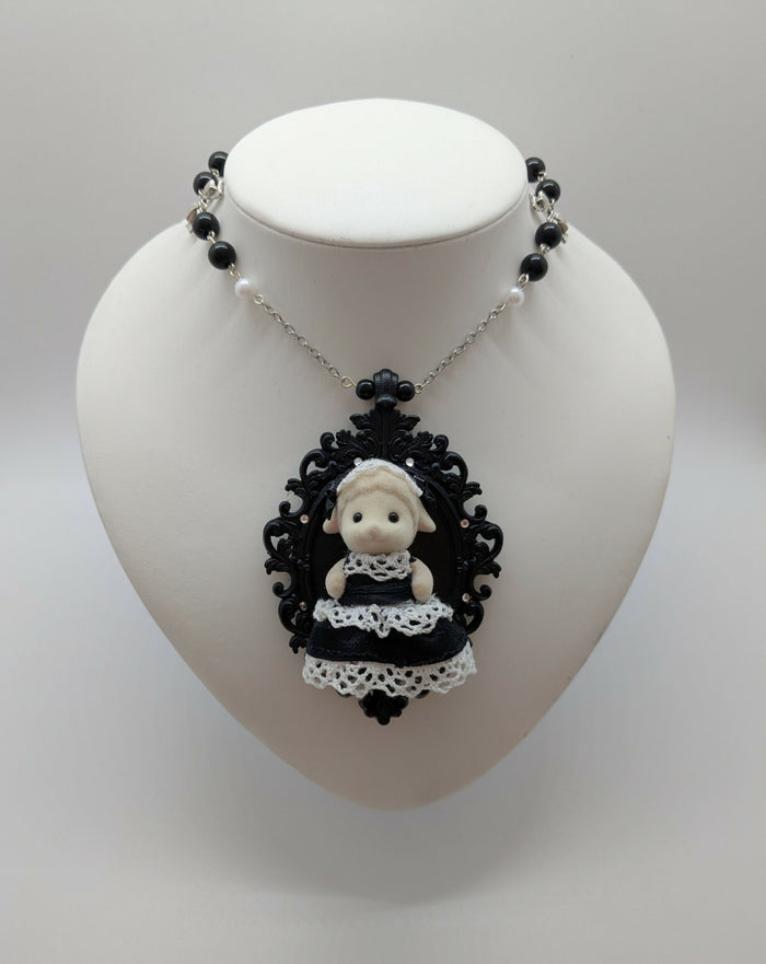 Sylvanian Couture: Emily Necklace