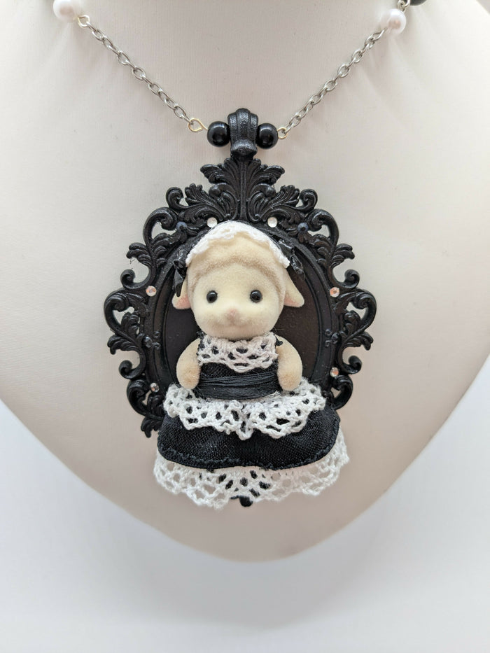 Sylvanian Couture: Emily Necklace