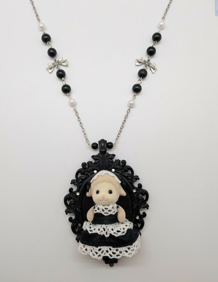 Sylvanian Couture: Emily Necklace