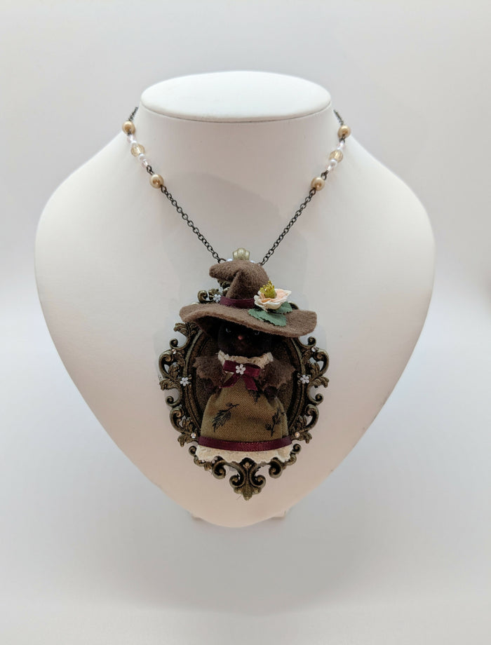 Sylvanian Couture: Greta Necklace
