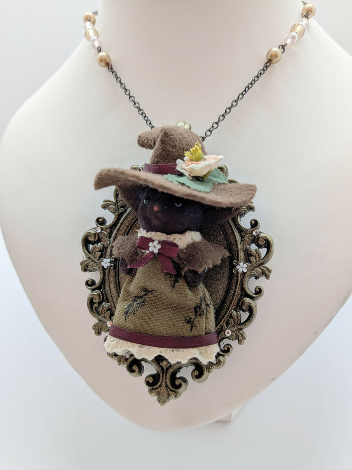 Sylvanian Couture: Greta Necklace